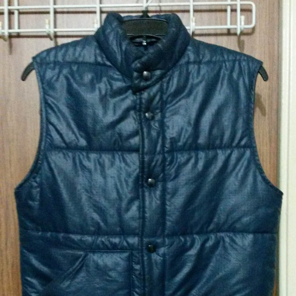 Puffed Vest With Snaps - Picture 7 of 16